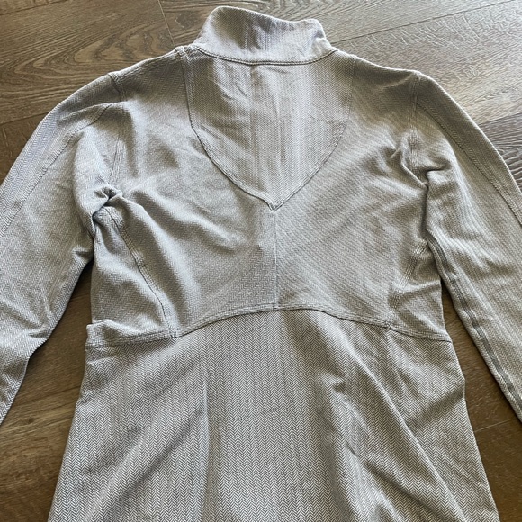 Lululemon Gray Herringbone Quarter-Zip Jacket in Size 10 - Picture 12 of 14